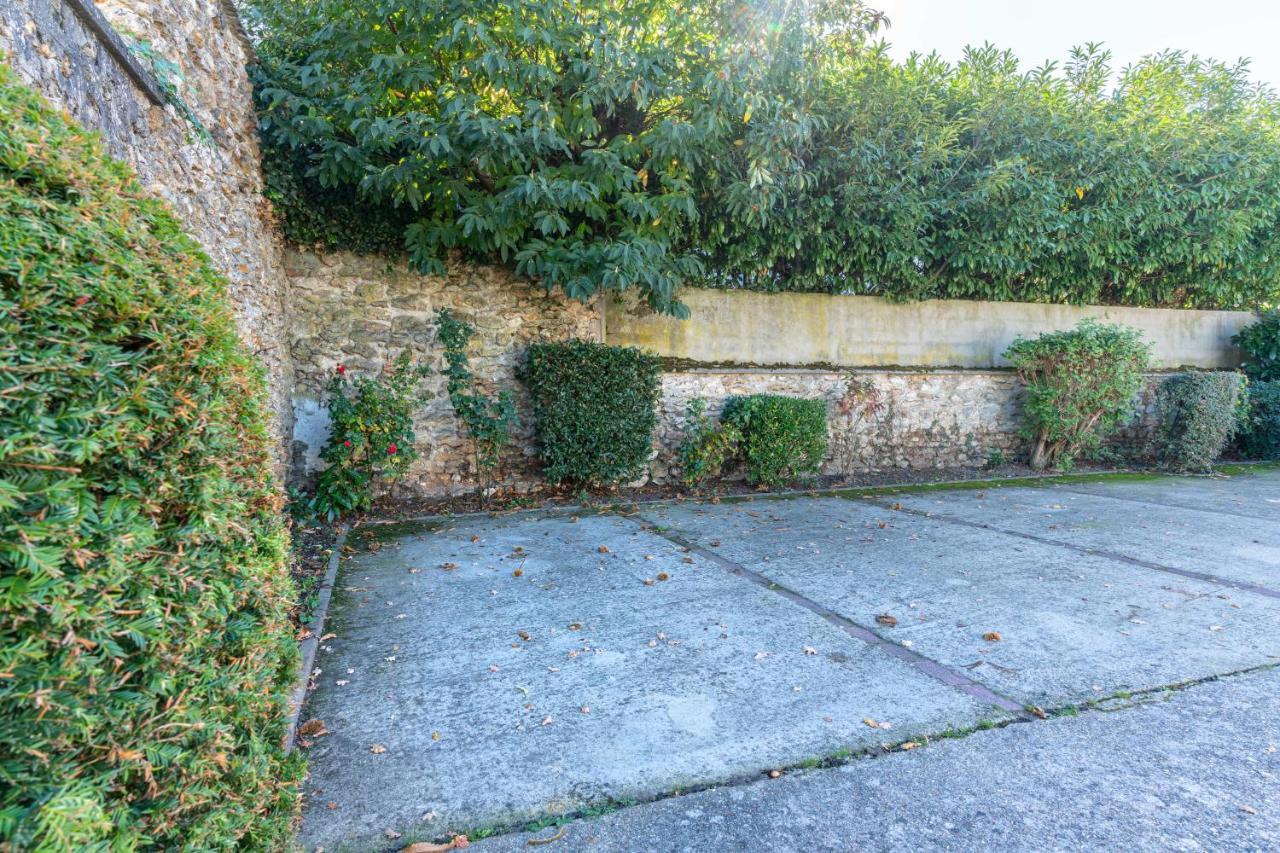 Appart'Hotel Nuiteejour Versailles Saint Cyr L'Ecole Exterior photo