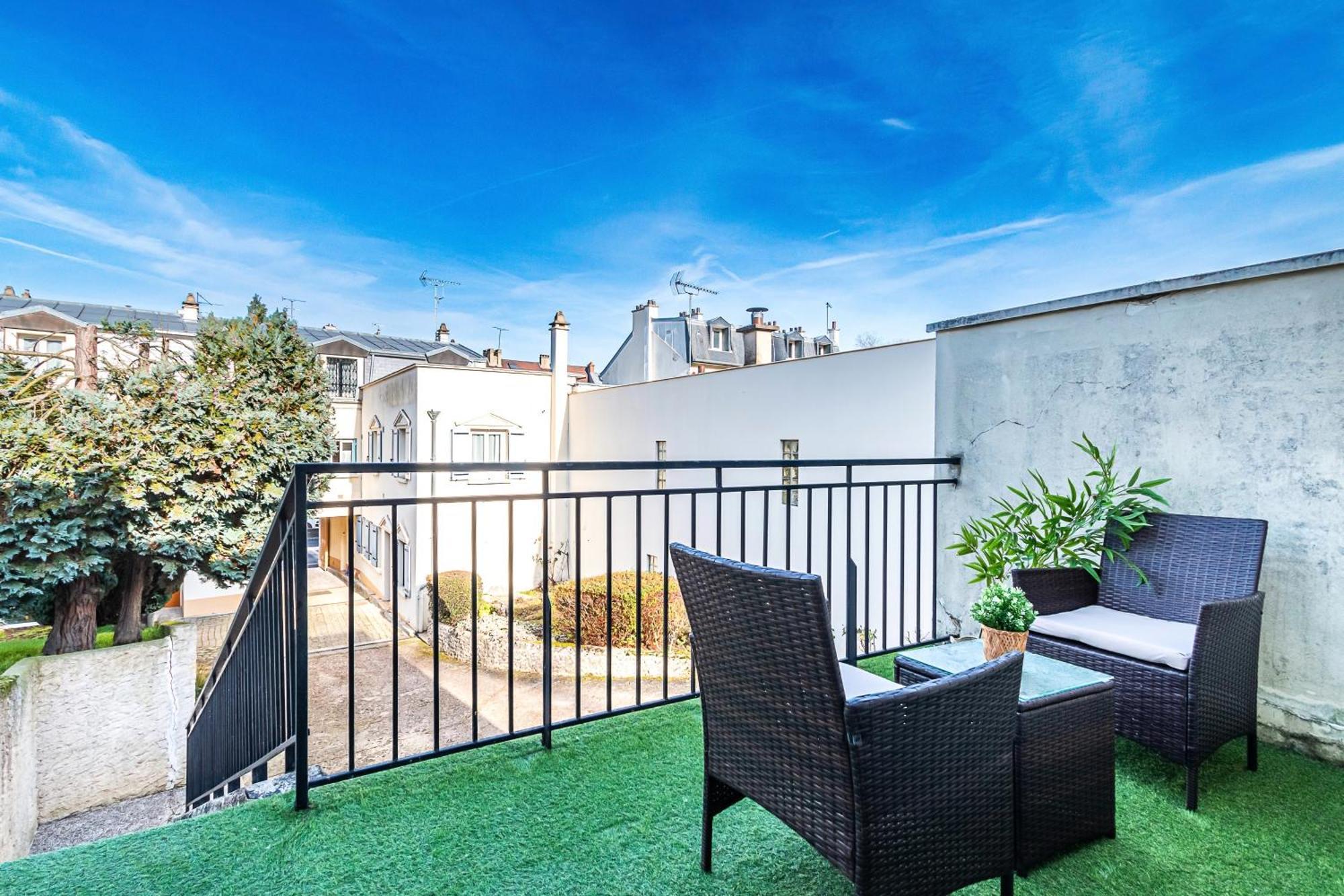 Appart'Hotel Nuiteejour Versailles Saint Cyr L'Ecole Exterior photo