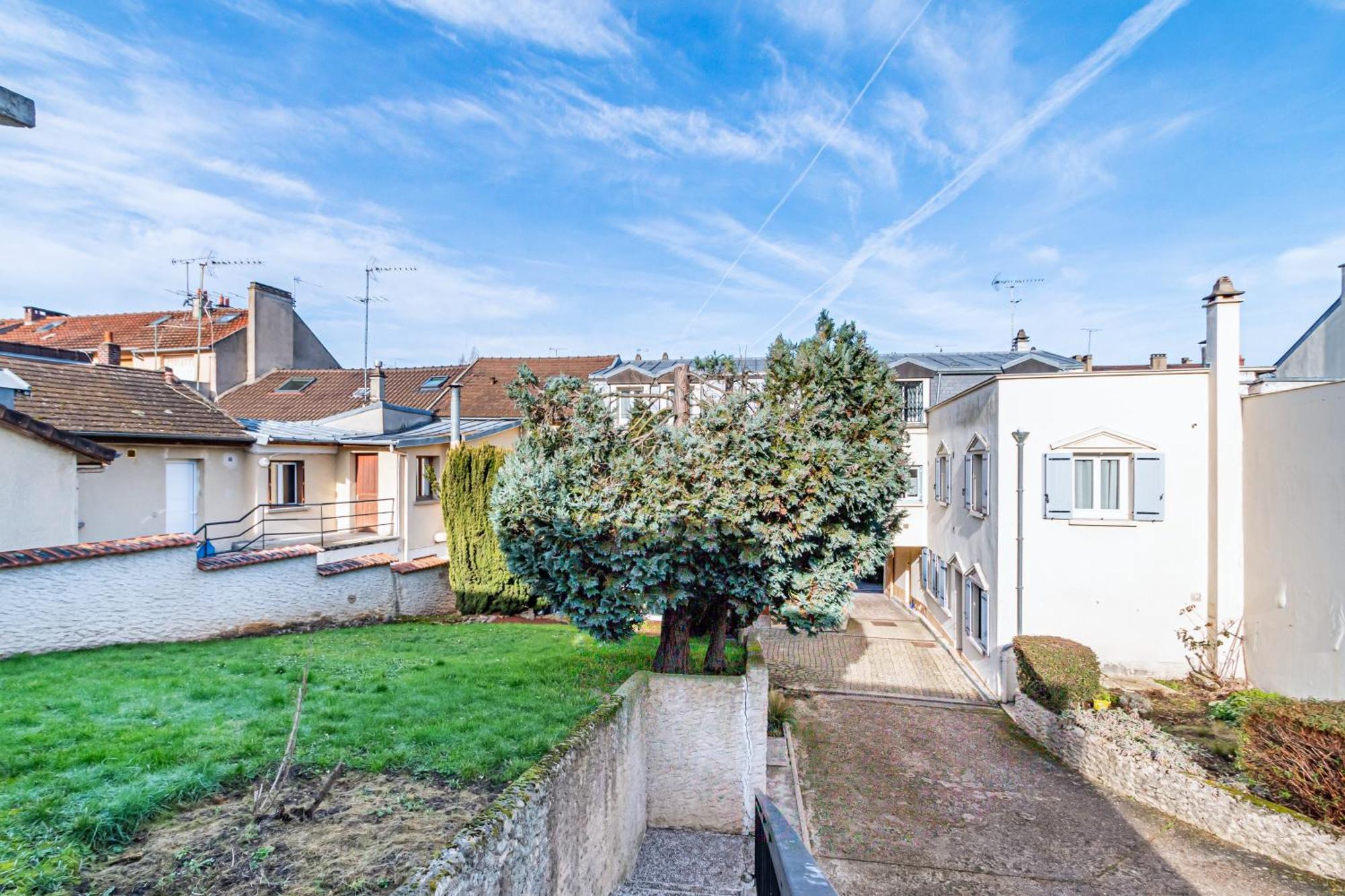 Appart'Hotel Nuiteejour Versailles Saint Cyr L'Ecole Exterior photo