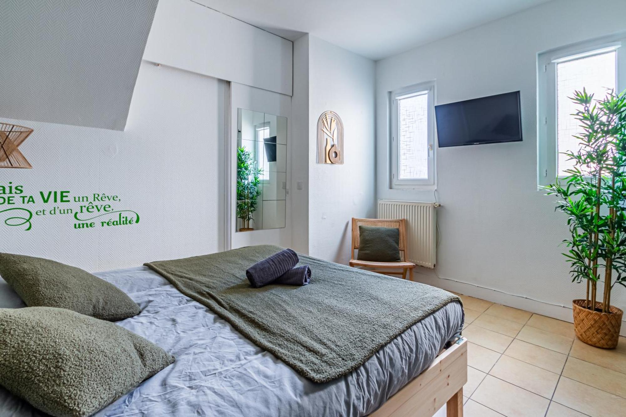 Appart'Hotel Nuiteejour Versailles Saint Cyr L'Ecole Exterior photo