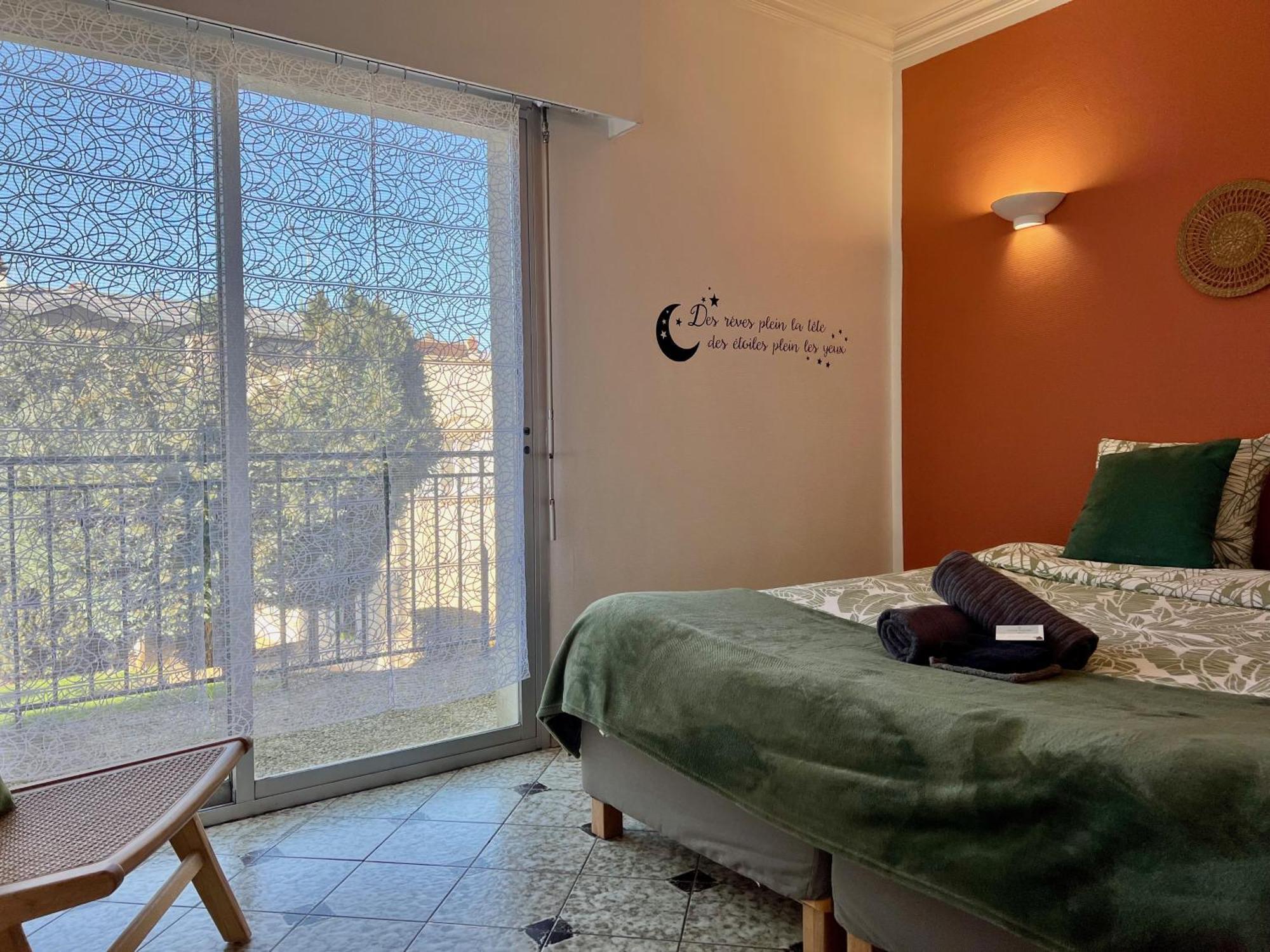 Appart'Hotel Nuiteejour Versailles Saint Cyr L'Ecole Exterior photo