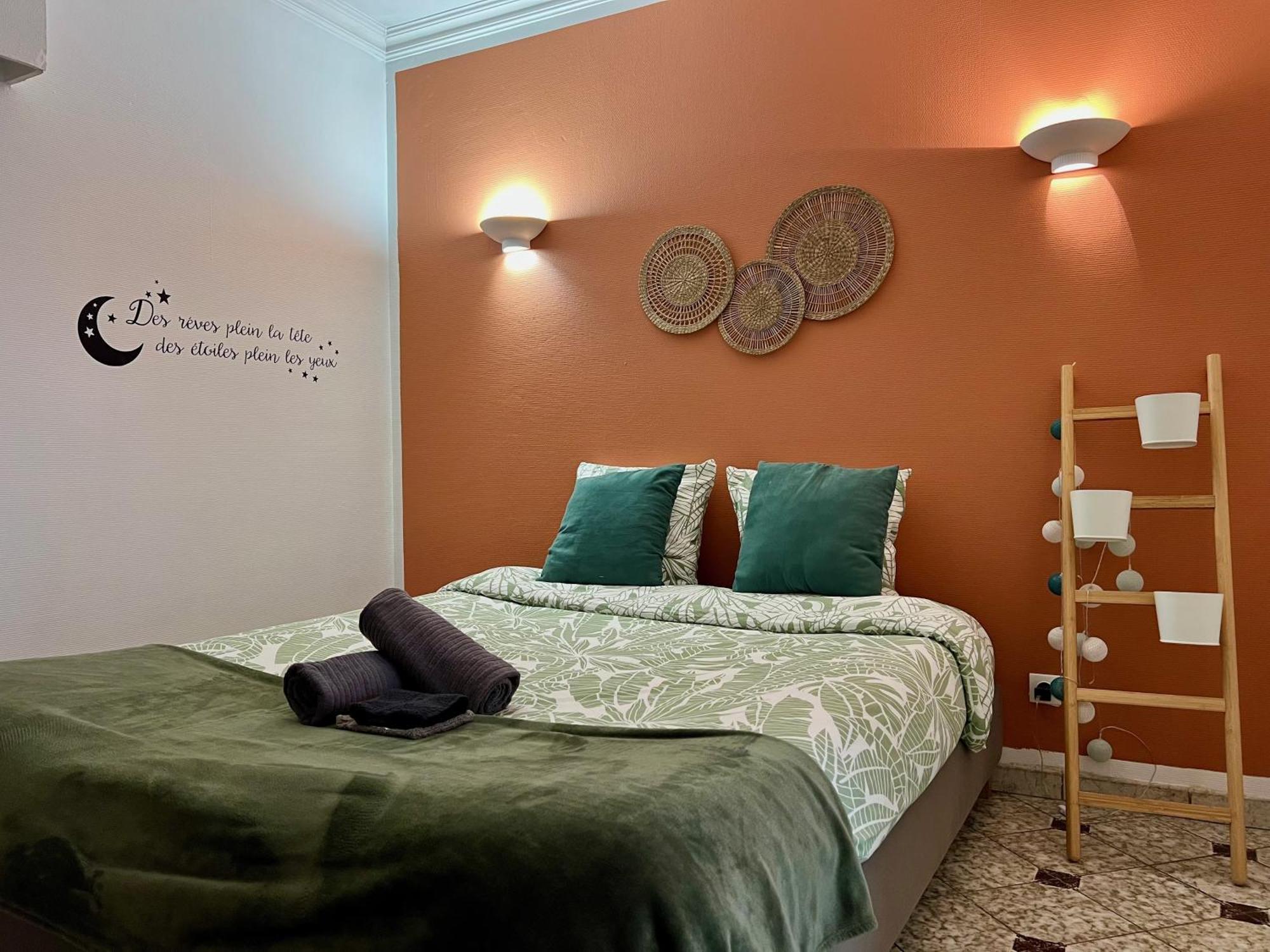 Appart'Hotel Nuiteejour Versailles Saint Cyr L'Ecole Exterior photo