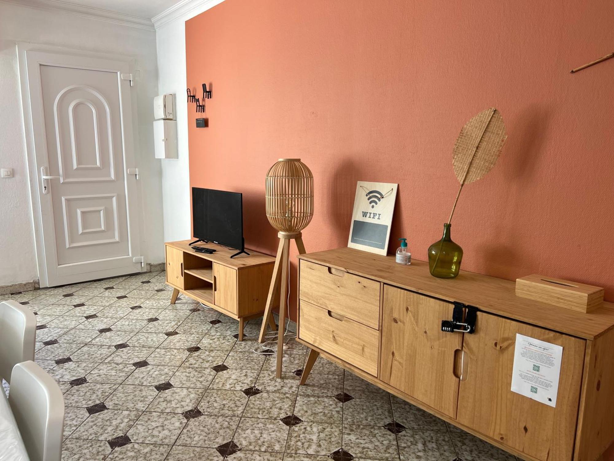 Appart'Hotel Nuiteejour Versailles Saint Cyr L'Ecole Exterior photo