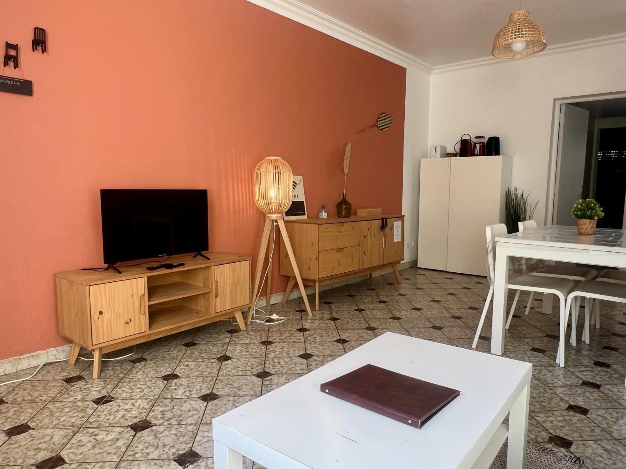 Appart'Hotel Nuiteejour Versailles Saint Cyr L'Ecole Exterior photo